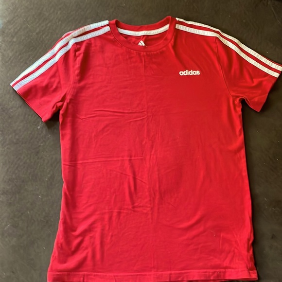 Adidas Red T-shirt - Picture 1 of 2